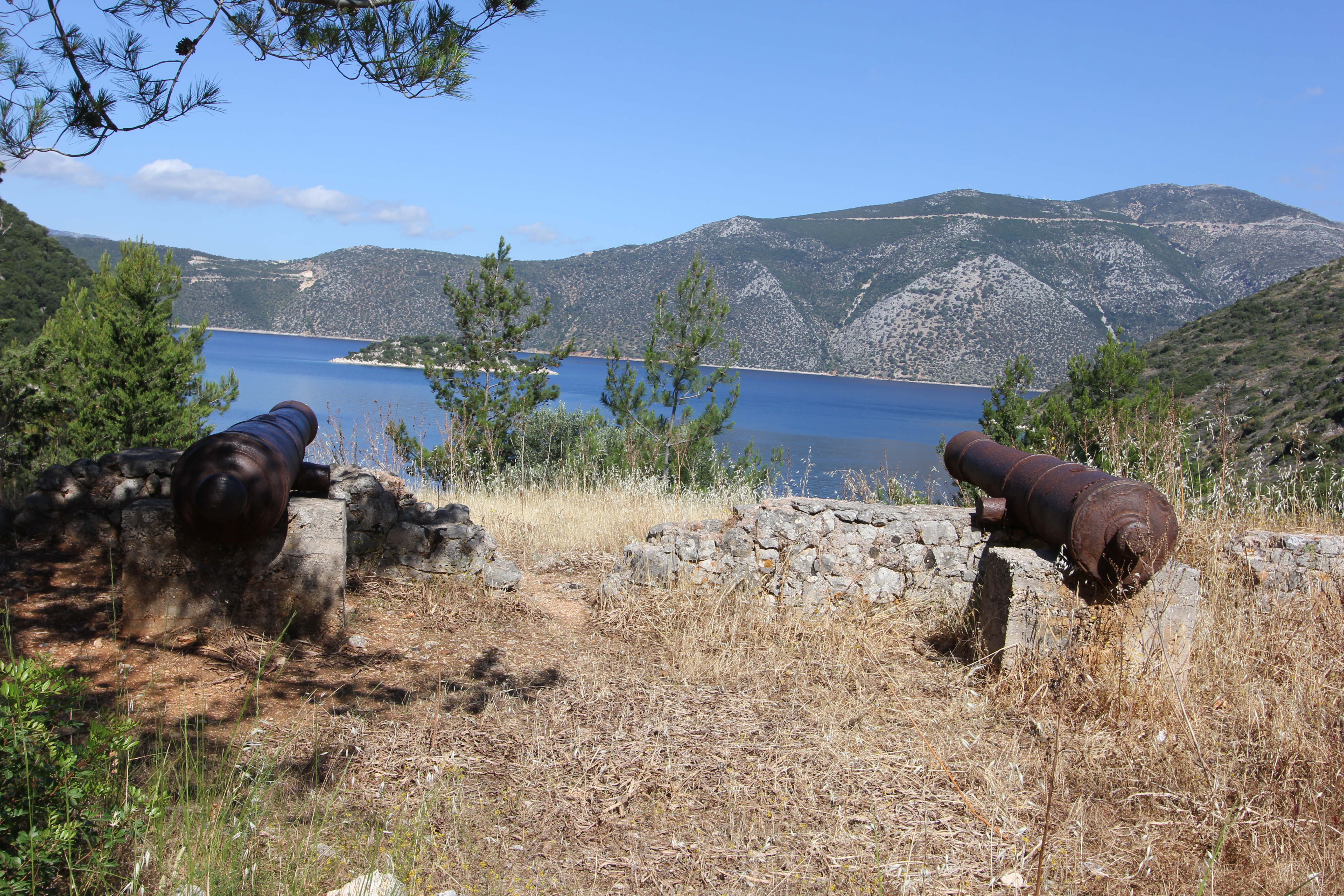 κανόνια Βαθύ