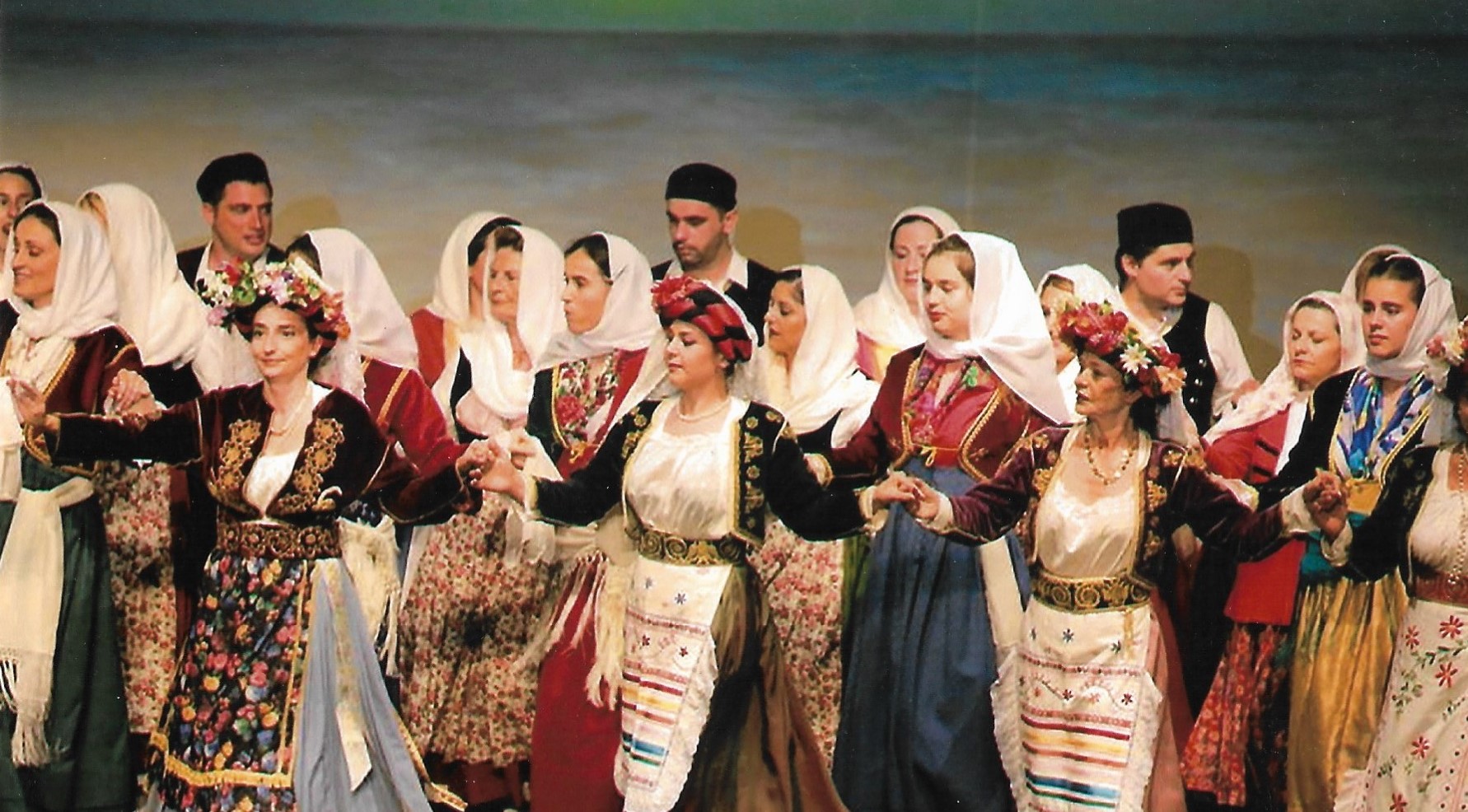Η χορευτική ομάδα του Λυκείου των Ελληνίδων - Παραρτήματος Αργοστολίου