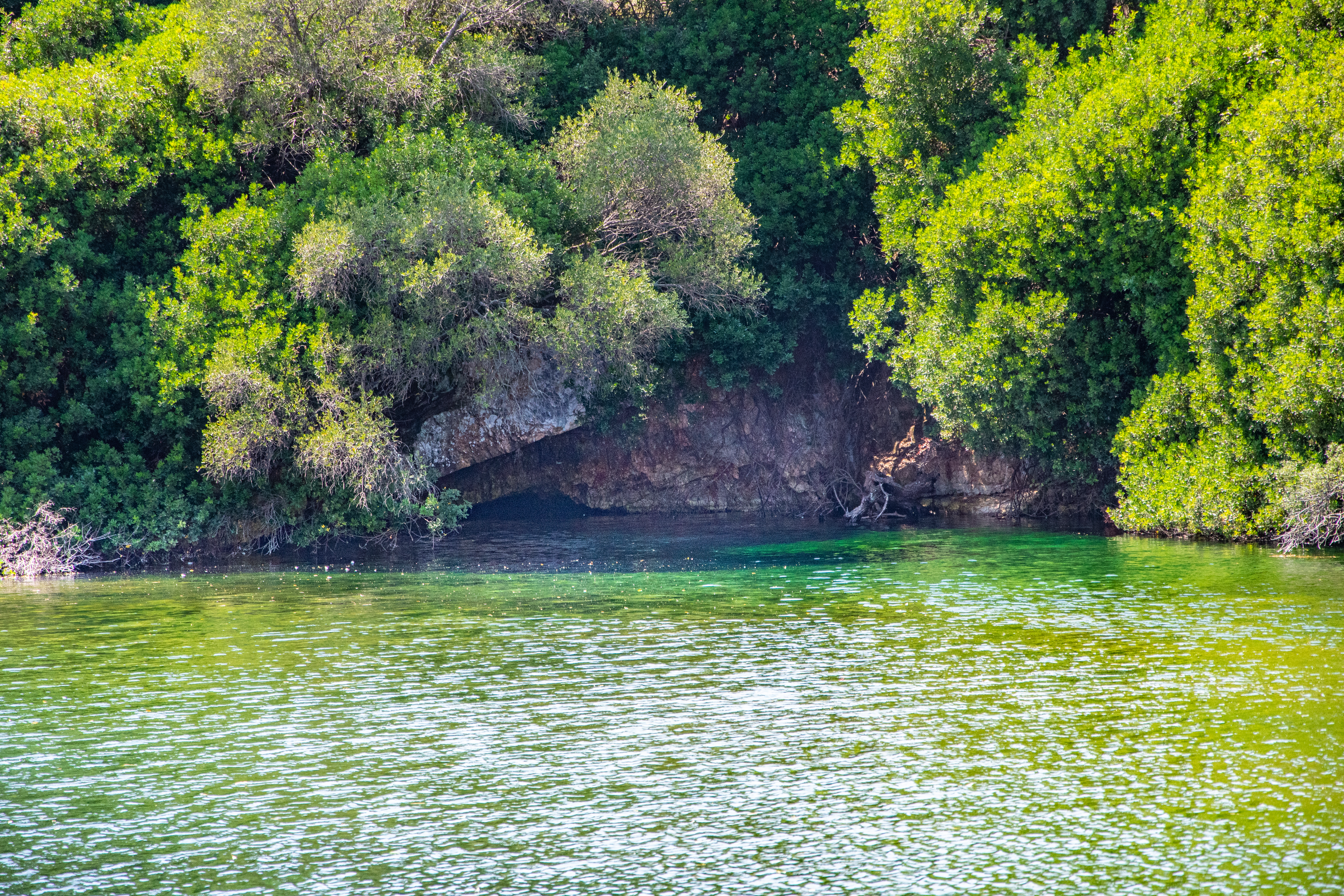 The entrance of the underwater siphon